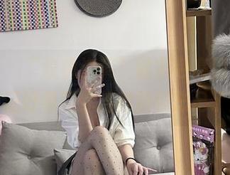 微密圈 – “玫桃泡芙”的紫色高清套图，保证好看到你连秒拍都忘记了！