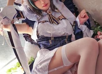 疾走可可的温泉巫女COS图片，看完我也想试试手里的茶水！