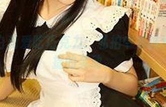 学妹白莉爱吃巧克力：私拍中那抹难以捕捉的灵动。