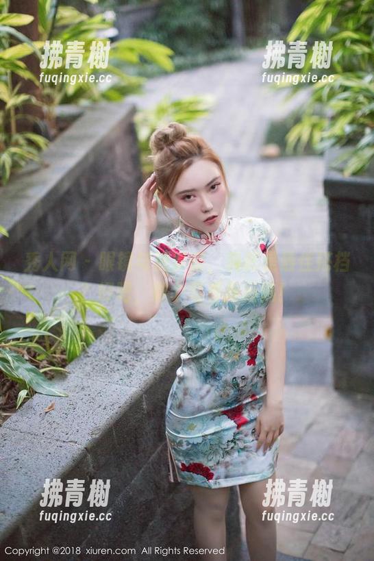 秀人网-初梦瑶 秀人网 - 眼镜与初梦瑶,竟然是最佳搭档?好吧,做个写真集精选!