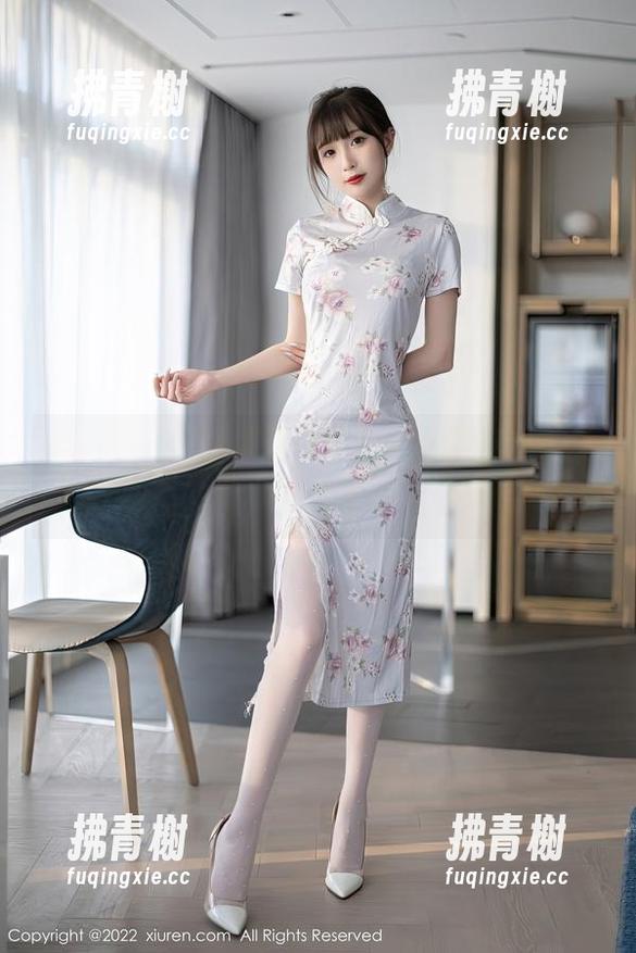 秀人网 - 原图保证！看芈琳娜穿皮衣写真，轻松打破“皮衣恶魔”的标签。