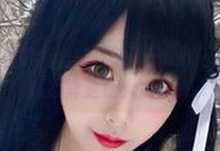 看！章鱼小童谣的镜头下，玛奇玛小姐的姿态真是让人意外。