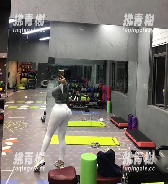 微密圈 - 童小芯：一位敢玩粉色的博主，无圣光的真相合集