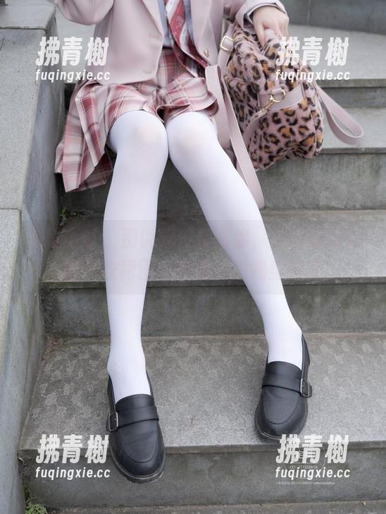 紧急企划 - 别说我没提醒你，林书辞这次的连衣裙图片更新又把我整懵了