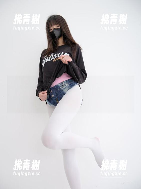 紧急企划 - 樱樱樱可和内衣的浪漫约会：就像隔壁小猫看到虫子那眼神一样，煞费苦心！高清美图等着你！