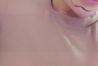 微密圈 – 没问题，紫色哒豚豚又给我们带来了睡衣写真集更新，只想说，换个心情。