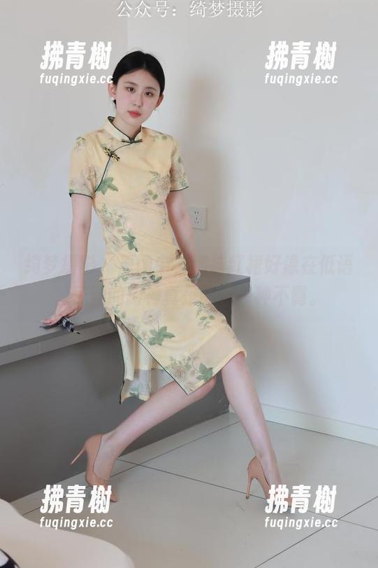 绮梦摄影 - 原图中，那抹红裙好像在低语，子涵的眼神真是带着一种不羁。