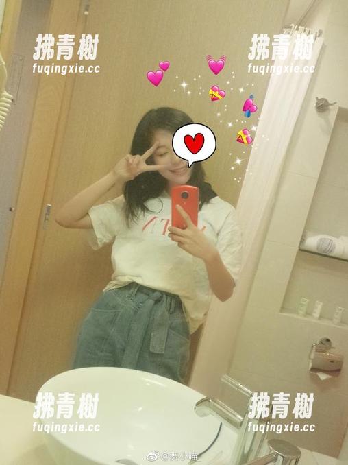 舞小喵，高清原图里的礼服，是时候给我的衣服吓吓了。