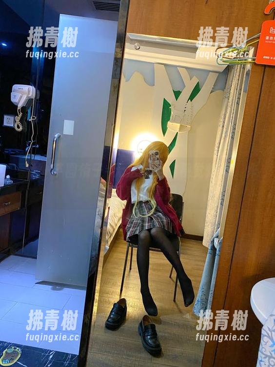 蕾丝+芋圆侑子=无法抗拒的视觉炸弹，作品可真有意思