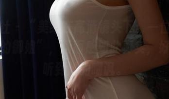蜜桃社 – “美绪在高清镜头下：一位不容小觑的御姐”，画面感如此真实，好像能听到她的嘲讽。