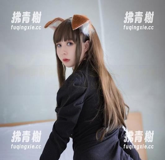 西园寺南歌 西园寺南歌的裸足cos,最新搭配给我们带来一丝不一样的氛围