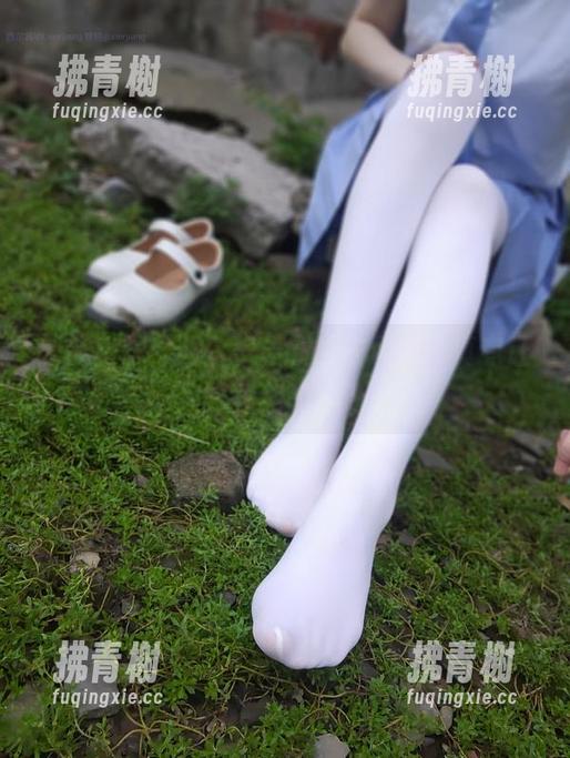 新鲜出炉！西尔酱最新睡衣原图，真有让人想捏捏的冲动。