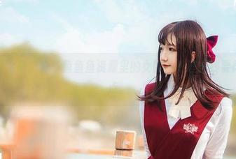 光辉扑面而来，许多鱼鱼鱼资源里的女郎，处理光线要再用心一点。