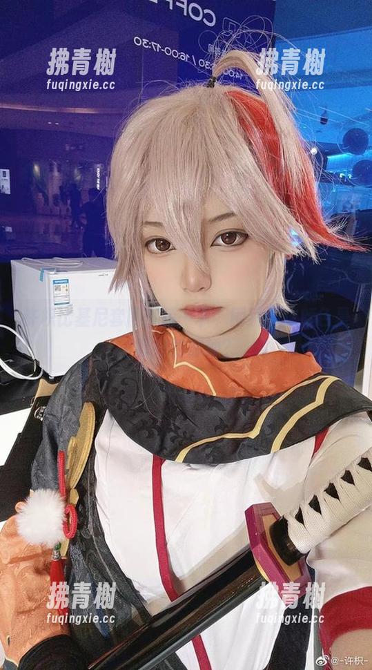 许枳比基尼套图：等一下，刚刚那抹颜色是我爱的那种？