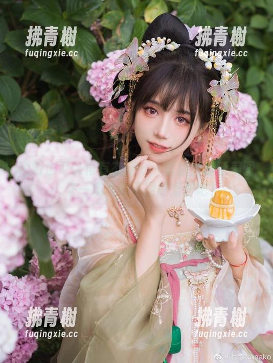 透明也可以很有态度——贰加六最新美图，来一场与众不同的爱护吧！