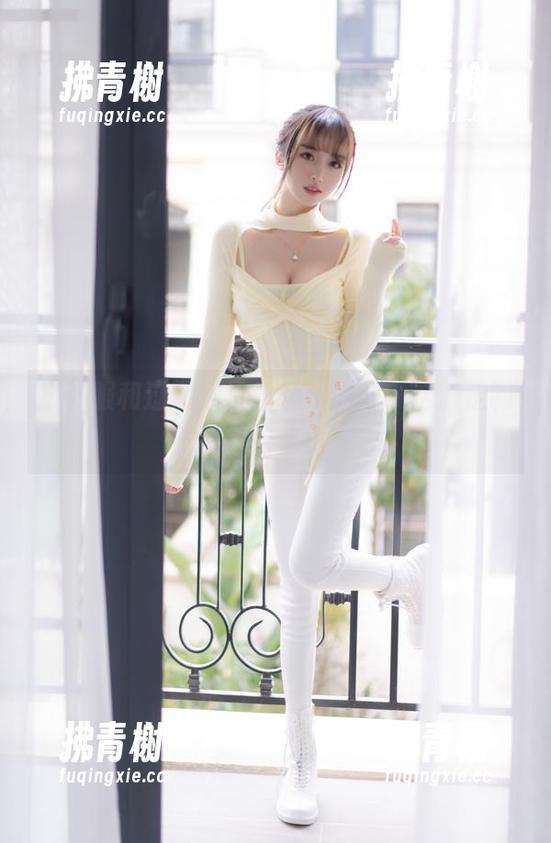 水手服和过期米线线喵的组合，这波定制作品得给个好评。