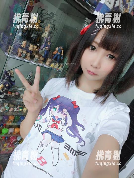 有没有人和我一样，遇到铭铭kizami的高清内衣写真集后开始思考人生的意味…太混乱了！