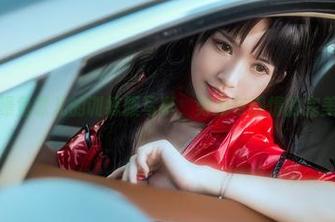 分享鳗鱼霏儿的训练服写真，努力与懒惰的完美平衡