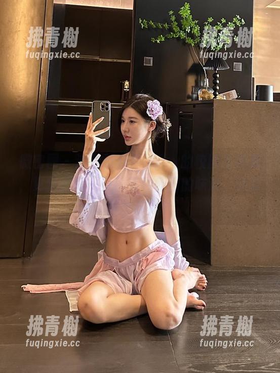 微密圈 - 这次黎允熙baby的校园写真集，更新的每一页都有种怀旧的味道，还是那个味儿？